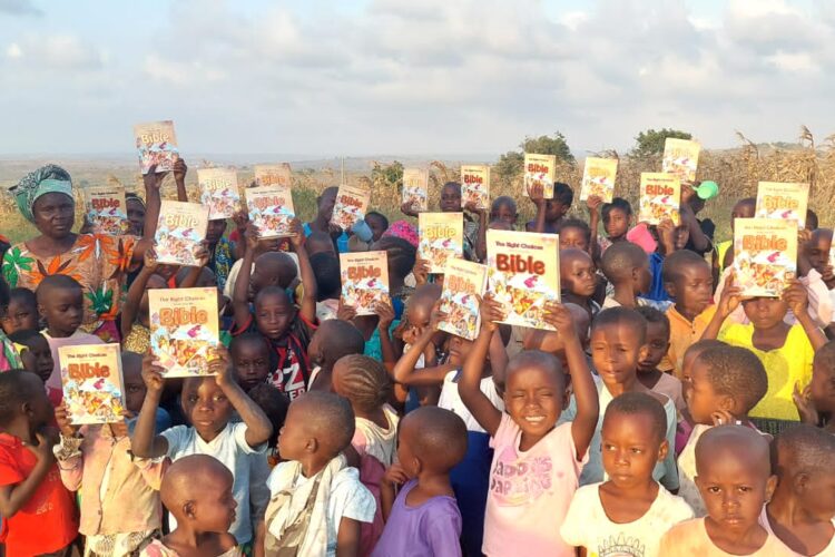 Children's Bibles Distribution to Sunday Schools (4)